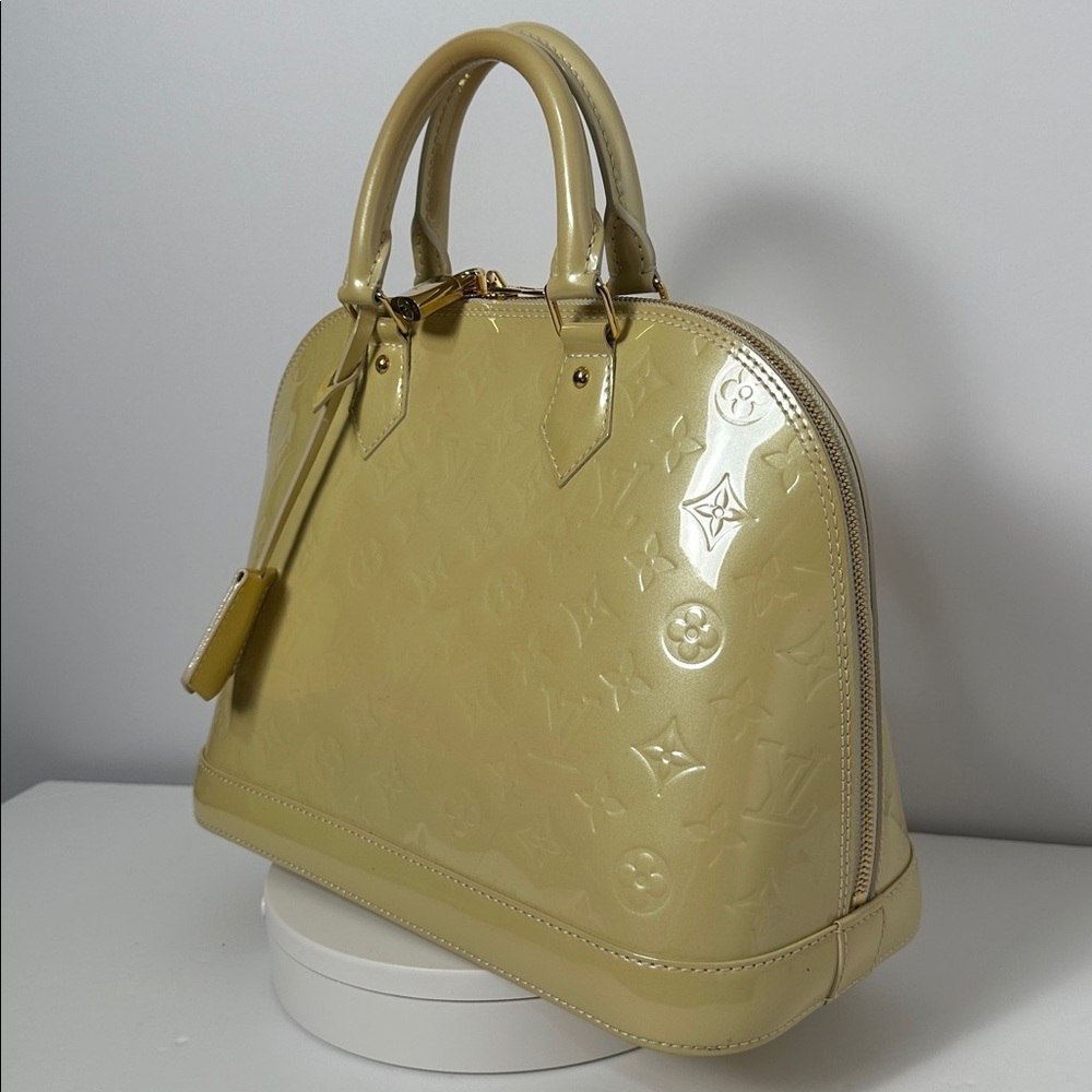 💯 Authentic Louis Vuitton  Alma Vernis handbag w/Free Authentic Burberry wallet🍀 - Picture 8 of 17